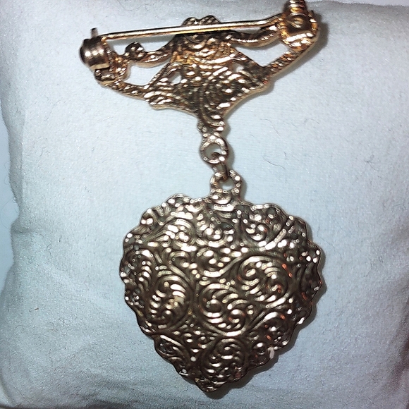 1928 Dangling Gold Floral Heart Brooch - Picture 7 of 9